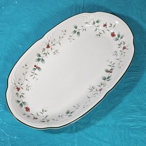 Pfaltzgraff Winterberry Oval Bread Tray Platter Christmas Holly Berries 12” USA